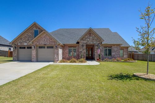 5011 Castaway Bay Drive, Benton, AR, 72019 | Card Image