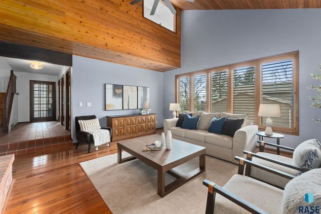 504 E Plum Creek Rd, House other with 4 bedrooms, 5 bathrooms and null parking in Sioux Falls SD | Image 5