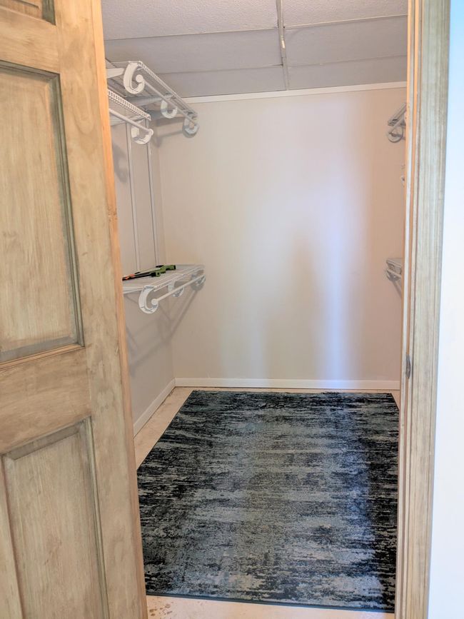 77 BR 4 LL Ensuite Closet.jpeg (2).jpg | Image 46