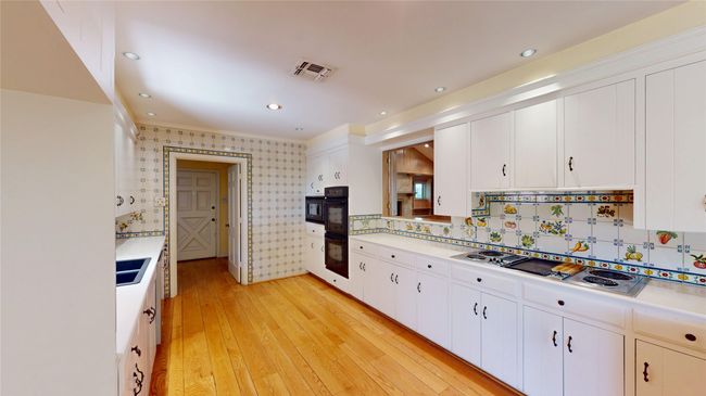 7218 S Janmar Dr, House other with 4 bedrooms, 3 bathrooms and null parking in Dallas TX | Image 7