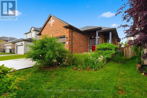 989 Roulston Cres, London, ON, N6H0E8 | Card Image