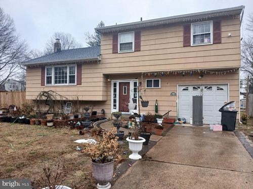 13 Meadow Ln, East Windsor, NJ, 08520-2112 | Card Image