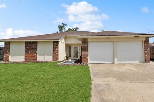 616 Manchester Ln, La Place, LA, 70068-2233 | Card Image