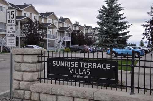 332 Sunrise Terrace Ne, High River, AB, T1V0C4 | Card Image