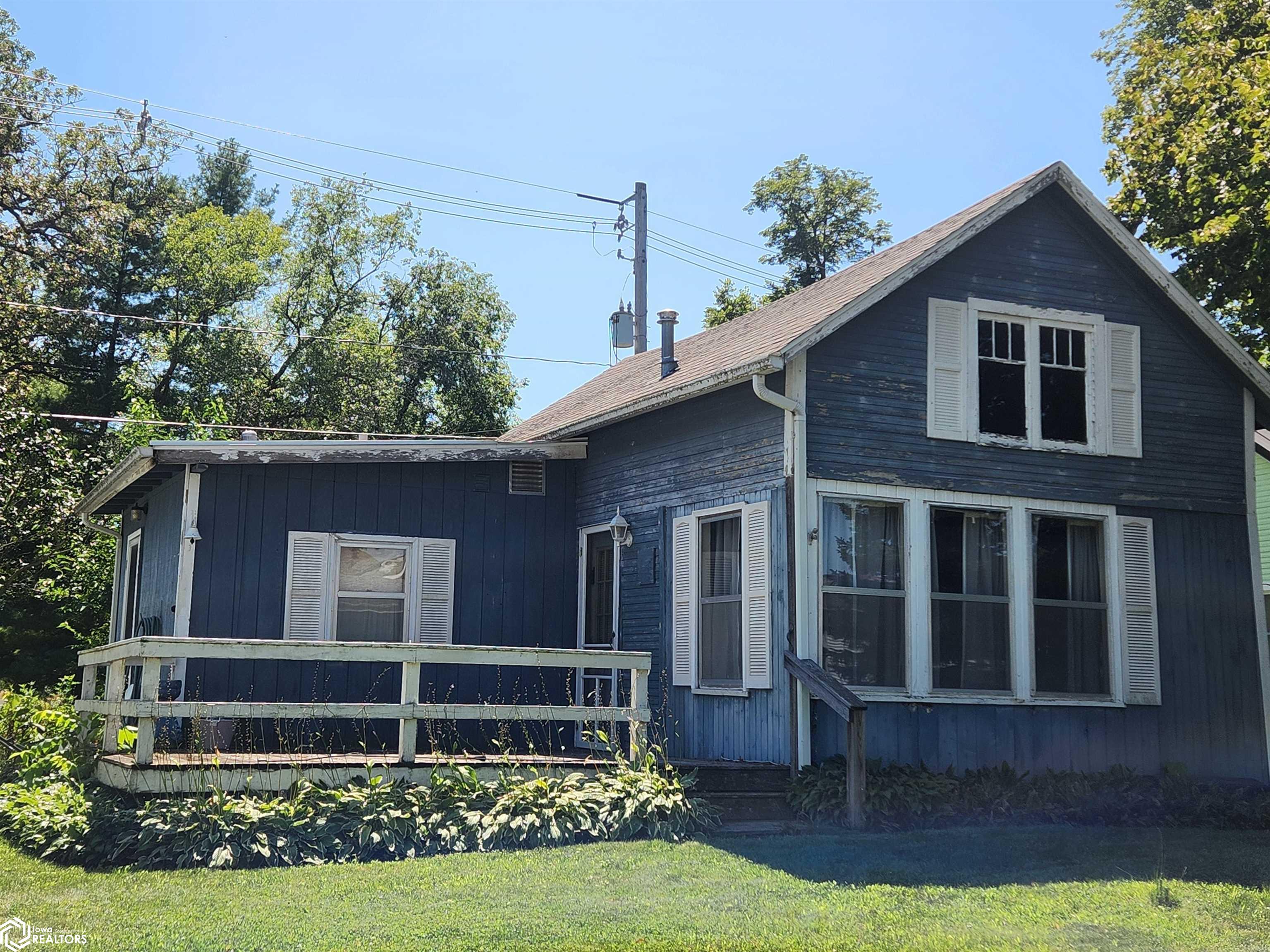 Wesley Dr, Clear Lake, IA 50428