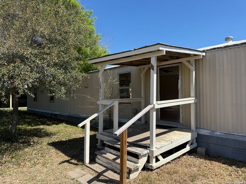 2811 Southern Breeze, Hondo, TX, 78861-3816 | Card Image