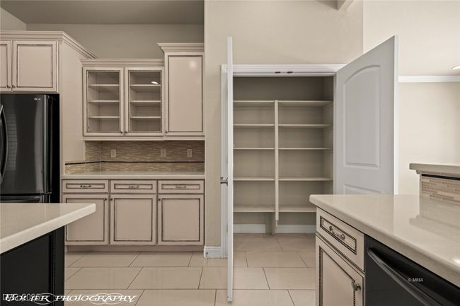 View of pantry | Image 20
