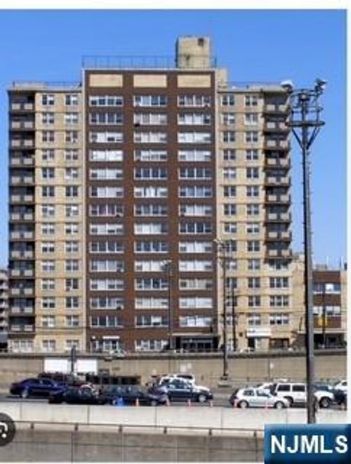 201 Bridge Plz N, Fort Lee, NJ, 07024-5911 | Card Image
