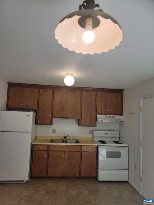 apt-e-1203 Oak Hill Dr, Charlottesville, VA, 22902-6456 | Card Image