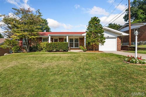 109 Meadowlark Ln, Saint Charles, MO, 63301-1286 | Card Image