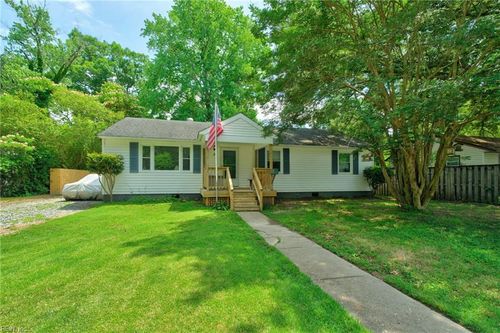 20 Woodhaven Road, Newport News, VA, 23608 | Card Image