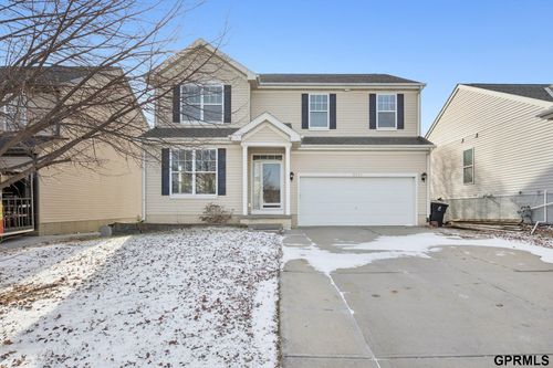 8721 Wyoming St, Omaha, NE, 68122-5246 | Card Image