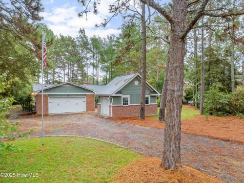 4 Bogie Dr, Whispering Pines, NC, 28327-9309 | Card Image