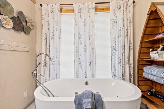 Soaking tub | Image 26