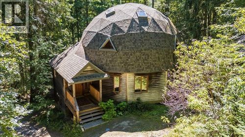 5631 Longbeach Rd, Nelson, BC, V1L6N9 | Card Image