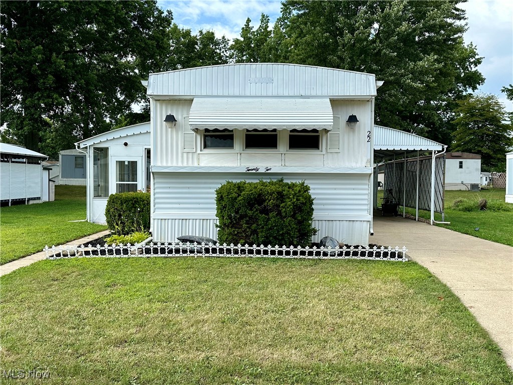 Sycamore Dr, Olmsted Twp, OH 44138
