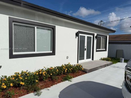 831 Se 9th Ave, Hialeah, FL, 33010 | Card Image