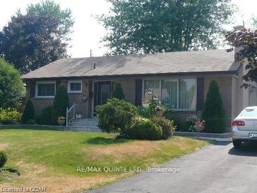 42 4th Ave, Trenton, ON, K8V5N7 | Card Image