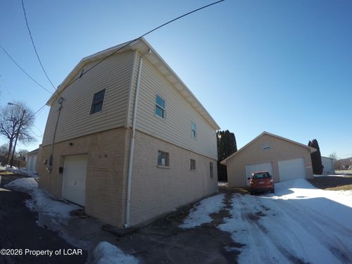 1087 Lafayette Ct, Hazle Township, PA, 18202-1382 | Card Image