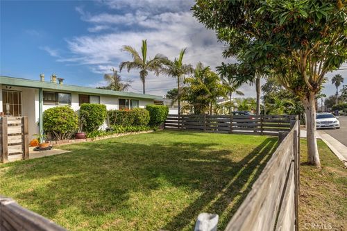 664 Ross St, Costa Mesa, CA, 92627-3412 | Card Image