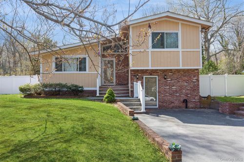 8 Water Rd, Rocky Point, NY, 11778-9210 | Card Image