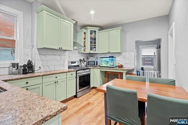 218 8 Th St, Home with 6 bedrooms, 3 bathrooms and null parking in Fairview NJ | Image 17