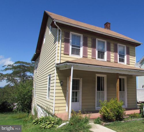 843 Newport Ave, GAP, PA, 17527-9606 | Card Image