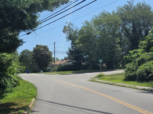 5 Bloomingdale Rd, Quaker Hill, CT, 06375-1304 | Card Image