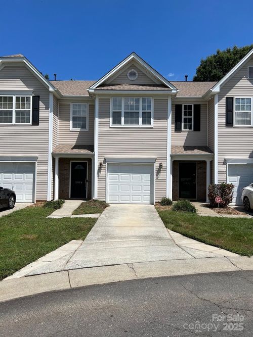 3958 Glenlea Commons Dr, Charlotte, NC, 28216-9513 | Card Image