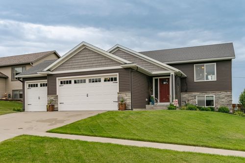 657 Towne Dr Ne, Byron, MN, 55920-3004 | Card Image