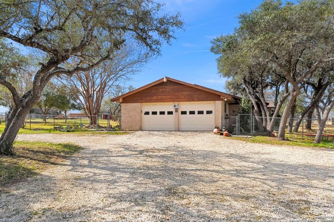 4521 Fm 1283, Home with 3 bedrooms, 2 bathrooms and null parking in Pipe Creek TX | Image 24