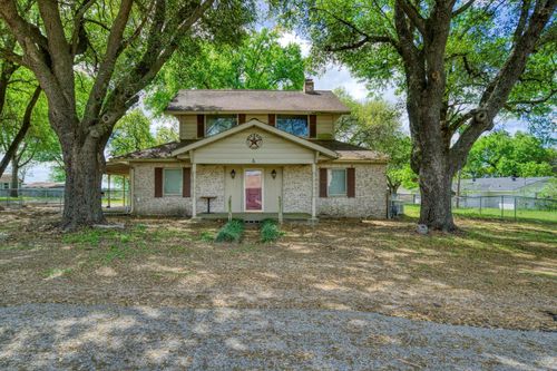 4 W Manning St, Madisonville, TX, 77864-2406 | Card Image