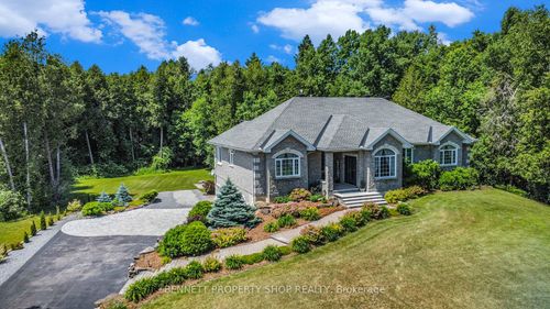 17 Panandrick View Dr, Kanata, ON, K2W1A5 | Card Image