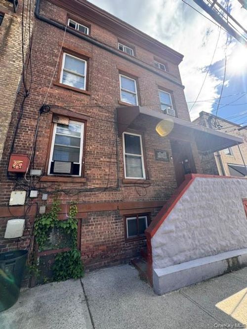 93 Ann St, Newburgh, NY, 12550-5795 | Card Image