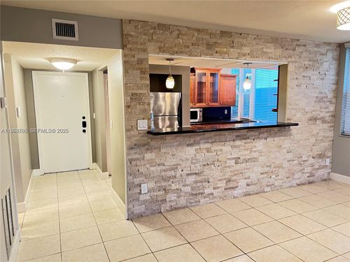 101-6800 Cypress Rd, Plantation, FL, 33317-3086 | Card Image