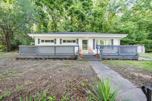 2215 Wildwood Rd, Salem, VA, 24153-1656 | Card Image