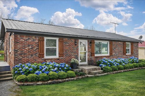 611 Estes St, Smithville, TN, 37166-2924 | Card Image