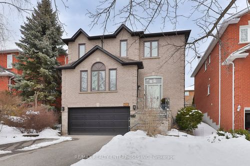 949 Cristina Crt, Mississauga, ON, L5J4S1 | Card Image