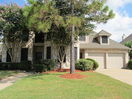 3506 Pine Tree Dr, Pearland, TX, 77581-8751 | Card Image