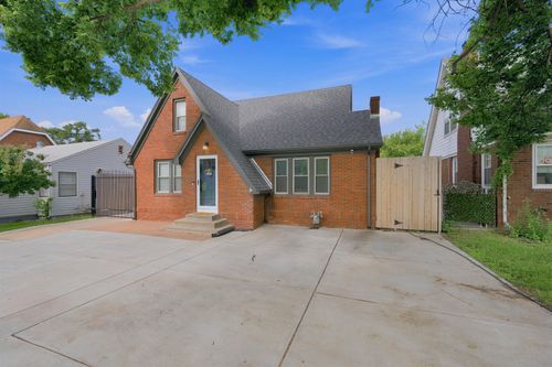 353 N Oliver Ave, Wichita, KS, 67208-4002 | Card Image