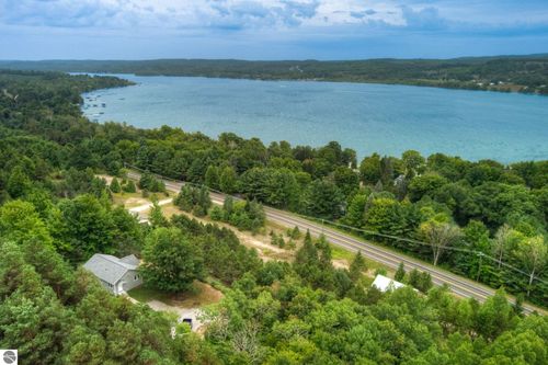 2503 S Lake Leelanau Dr, Lake Leelanau, MI, 49653-8617 | Card Image