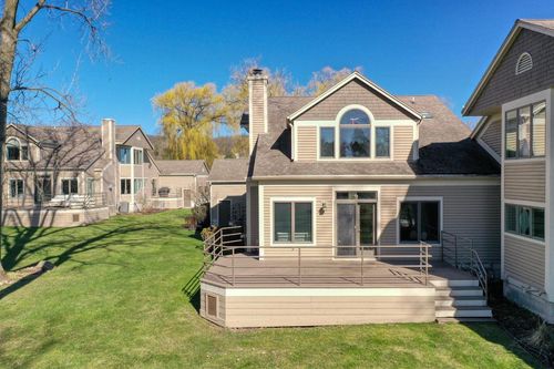 6a-W304N2356 N Westwind Drive, Delafield, WI, 53072 | Card Image