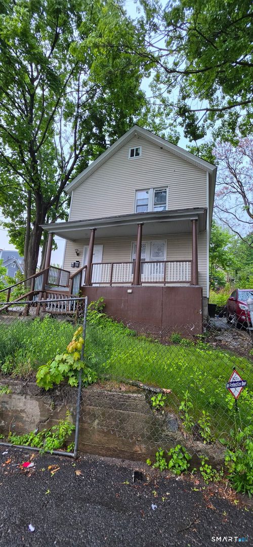 11 Cossett St, Waterbury, CT, 06704-4013 | Card Image