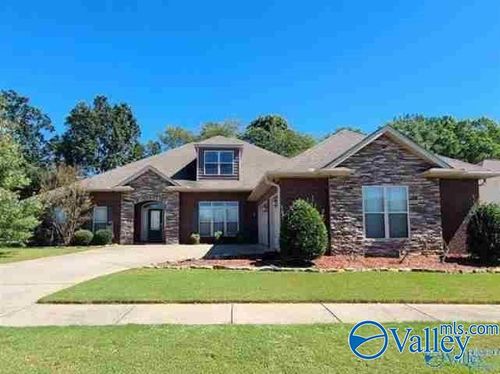 7926 Gabriela Dr Nw, Huntsville, AL, 35806-1350 | Card Image