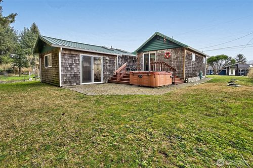 39 Oyehut Rd, Hoquiam, WA, 98550-9628 | Card Image