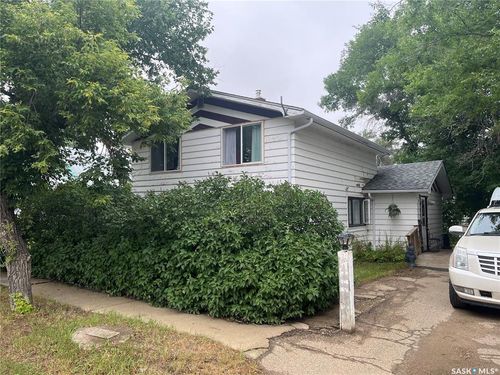 164 4th St W, Mankota, SK, S0H2W0 | Card Image