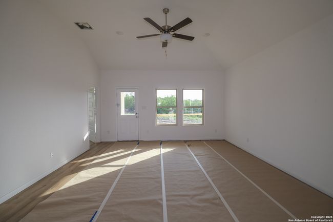 10411 White Hart Ln, House other with 4 bedrooms, 4 bathrooms and null parking in Converse TX | Image 9