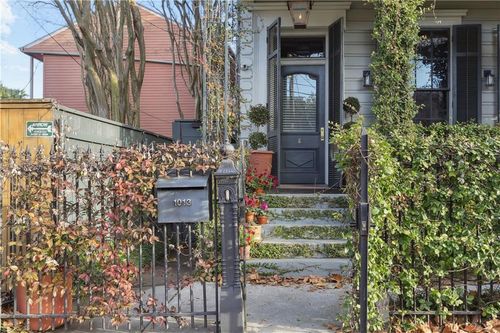 1b-1013 Race St, New Orleans, LA, 70130-4730 | Card Image