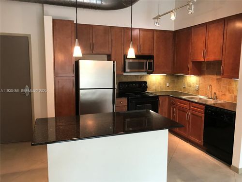 apt-2405-2001 Biscayne Blvd, Miami, FL, 33137-5019 | Card Image