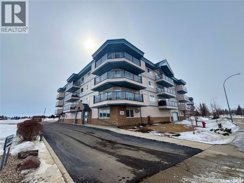 302-333 Morrison Dr, Yorkton, SK, S3N3R7 | Card Image